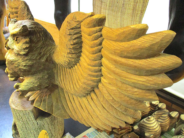 旭川トミヤ郷土民芸 木彫り 蝦夷シマフクロウ「つがい」 木彫り蝦夷（えぞ）りす [トミヤ郷土民芸]